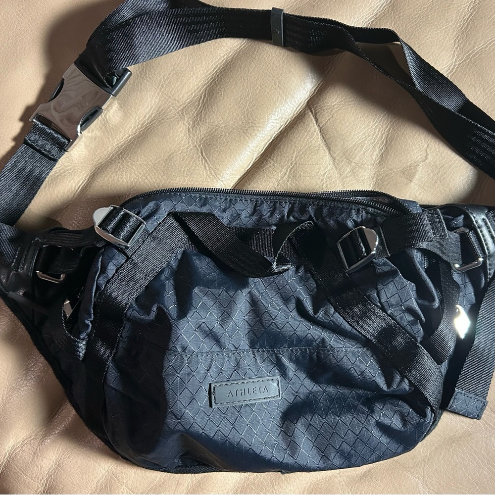 Athleta Pack/Bag - Black
